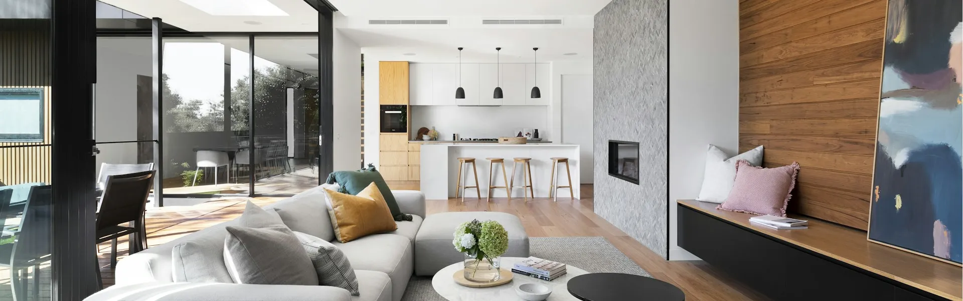 Vivienda luminosa con cocina conectada al espacio de día